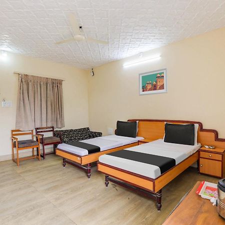 Hotel O Ellis Ahmedabad Extérieur photo
