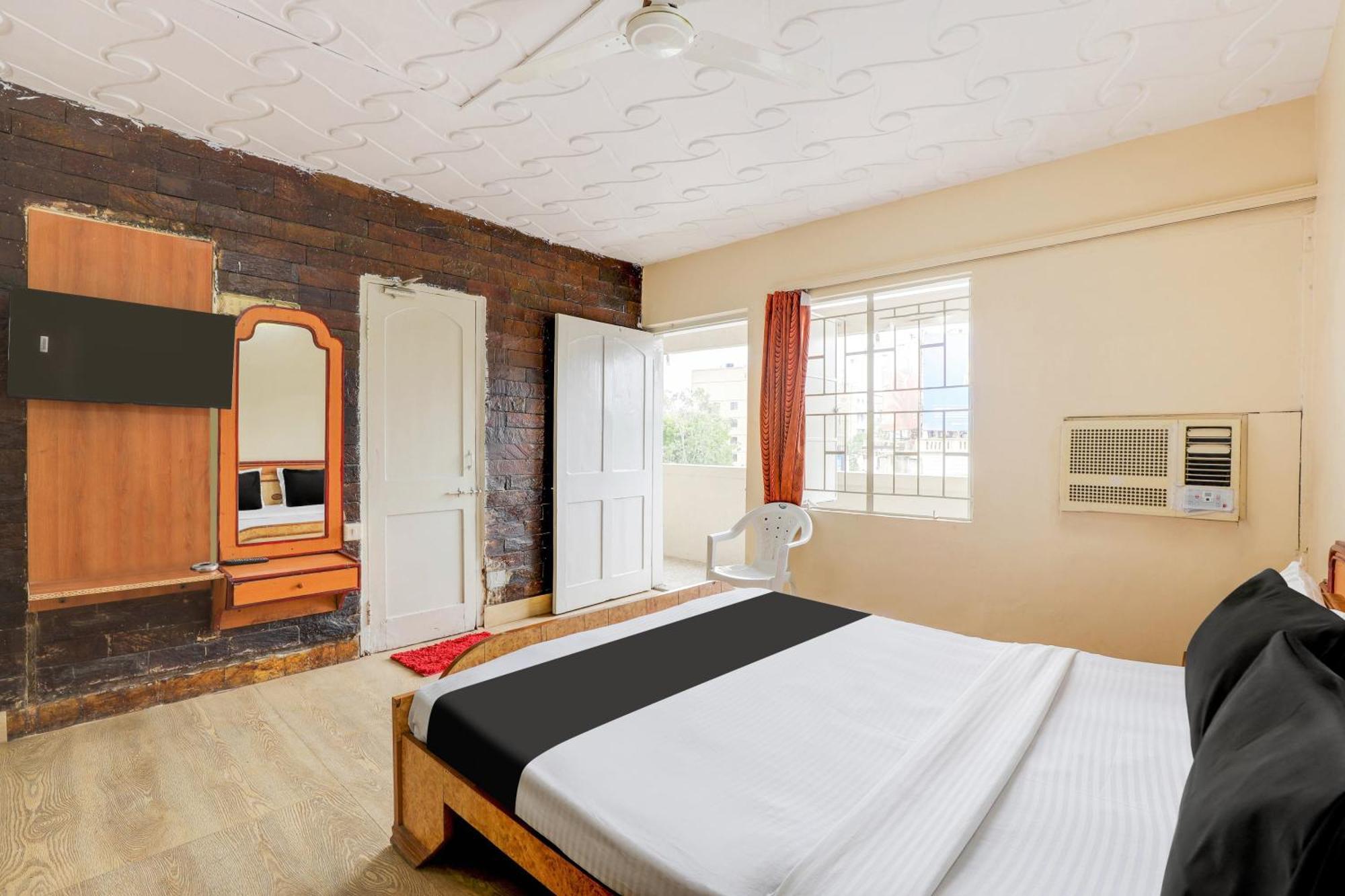 Hotel O Ellis Ahmedabad Extérieur photo