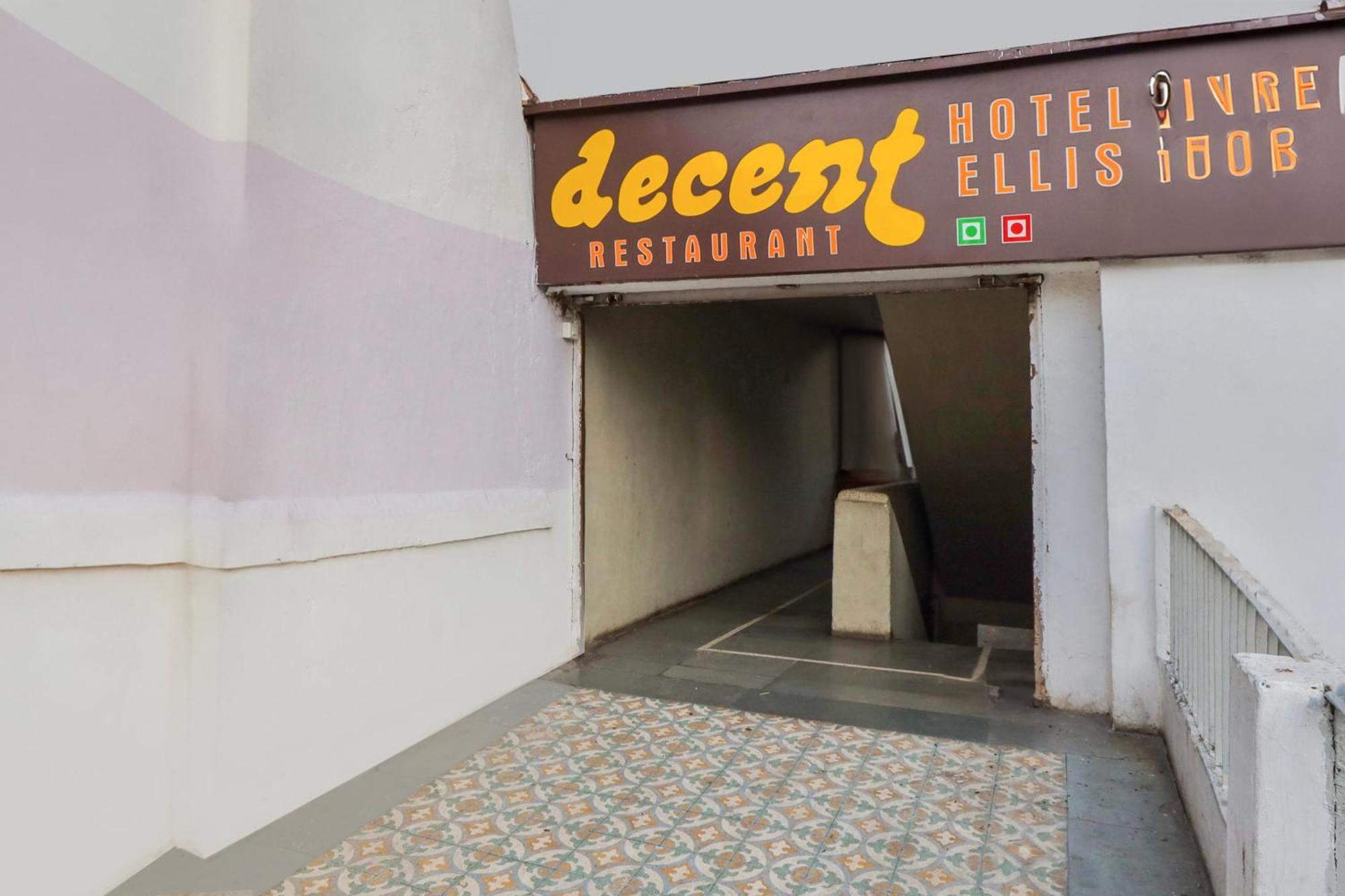 Hotel O Ellis Ahmedabad Extérieur photo