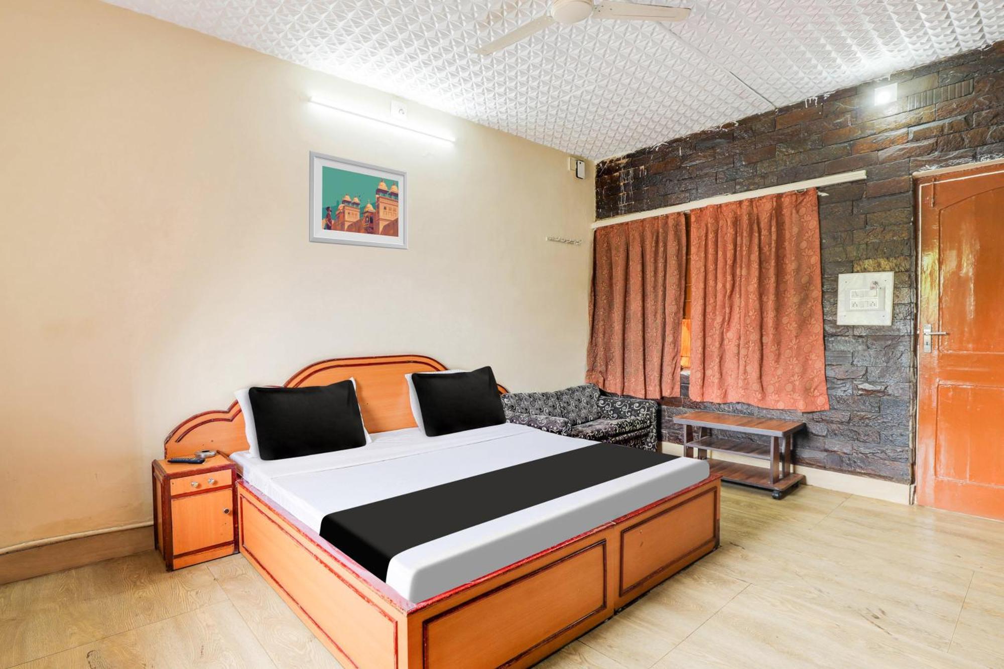 Hotel O Ellis Ahmedabad Extérieur photo
