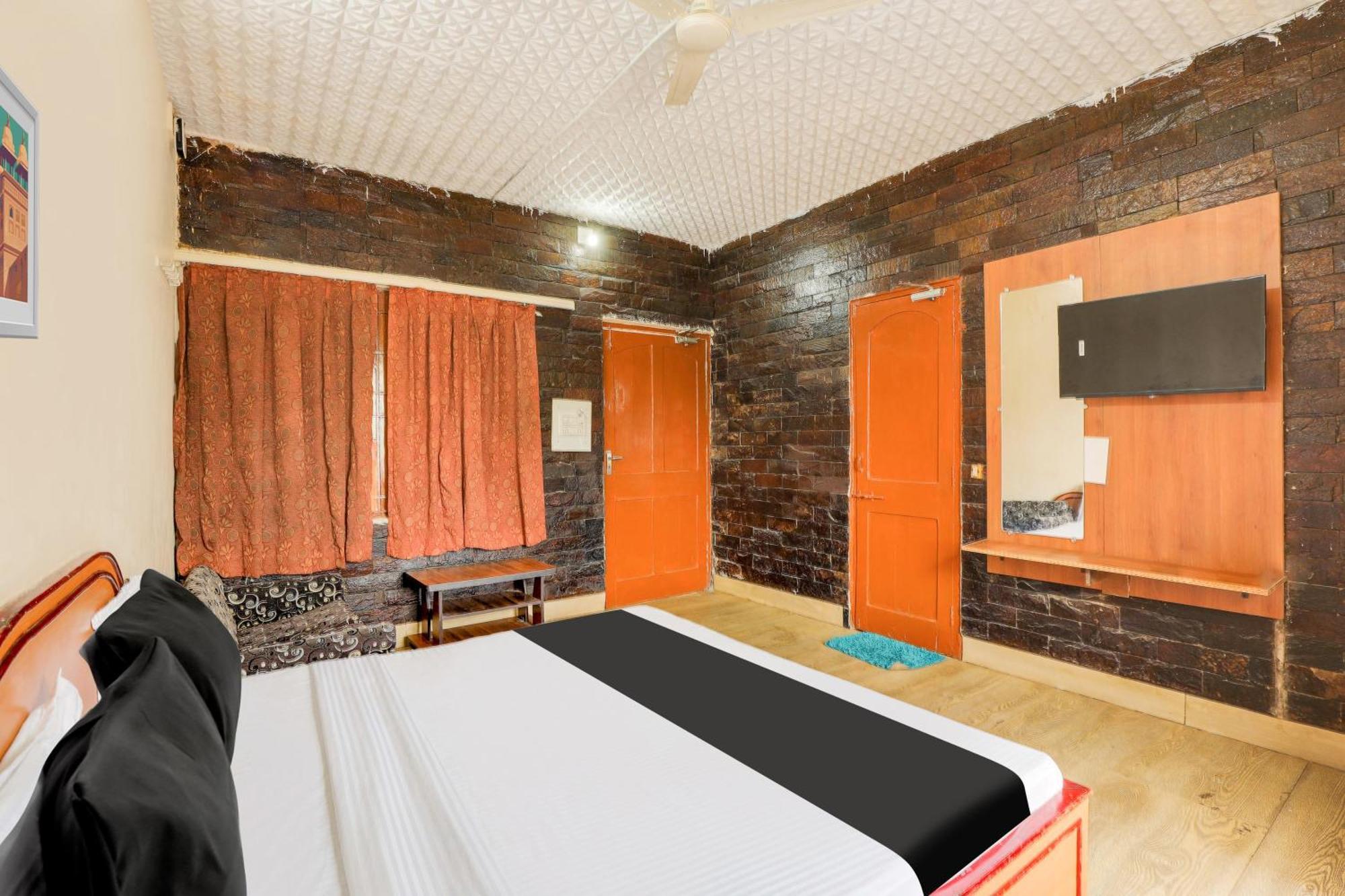 Hotel O Ellis Ahmedabad Extérieur photo