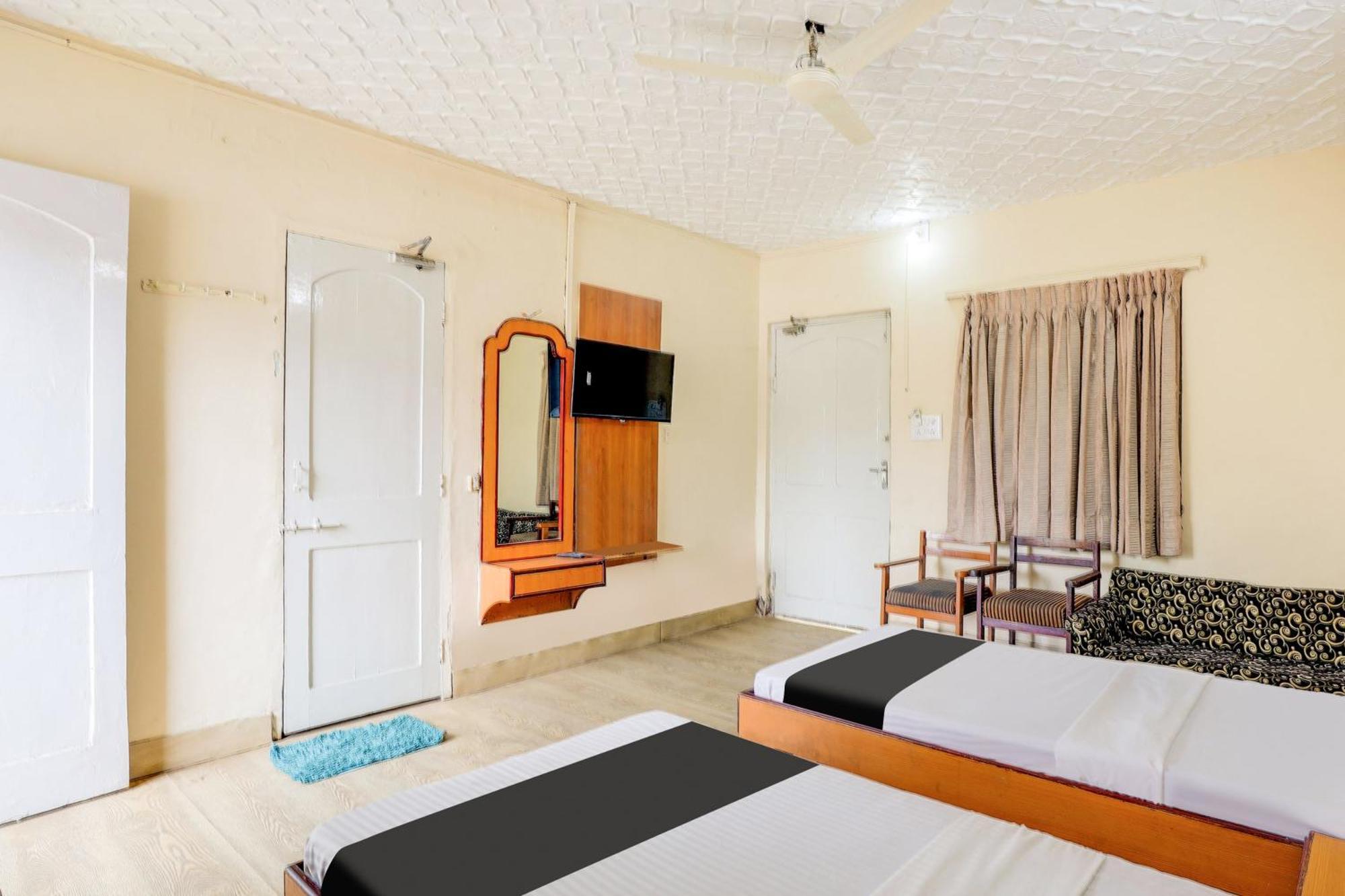 Hotel O Ellis Ahmedabad Extérieur photo