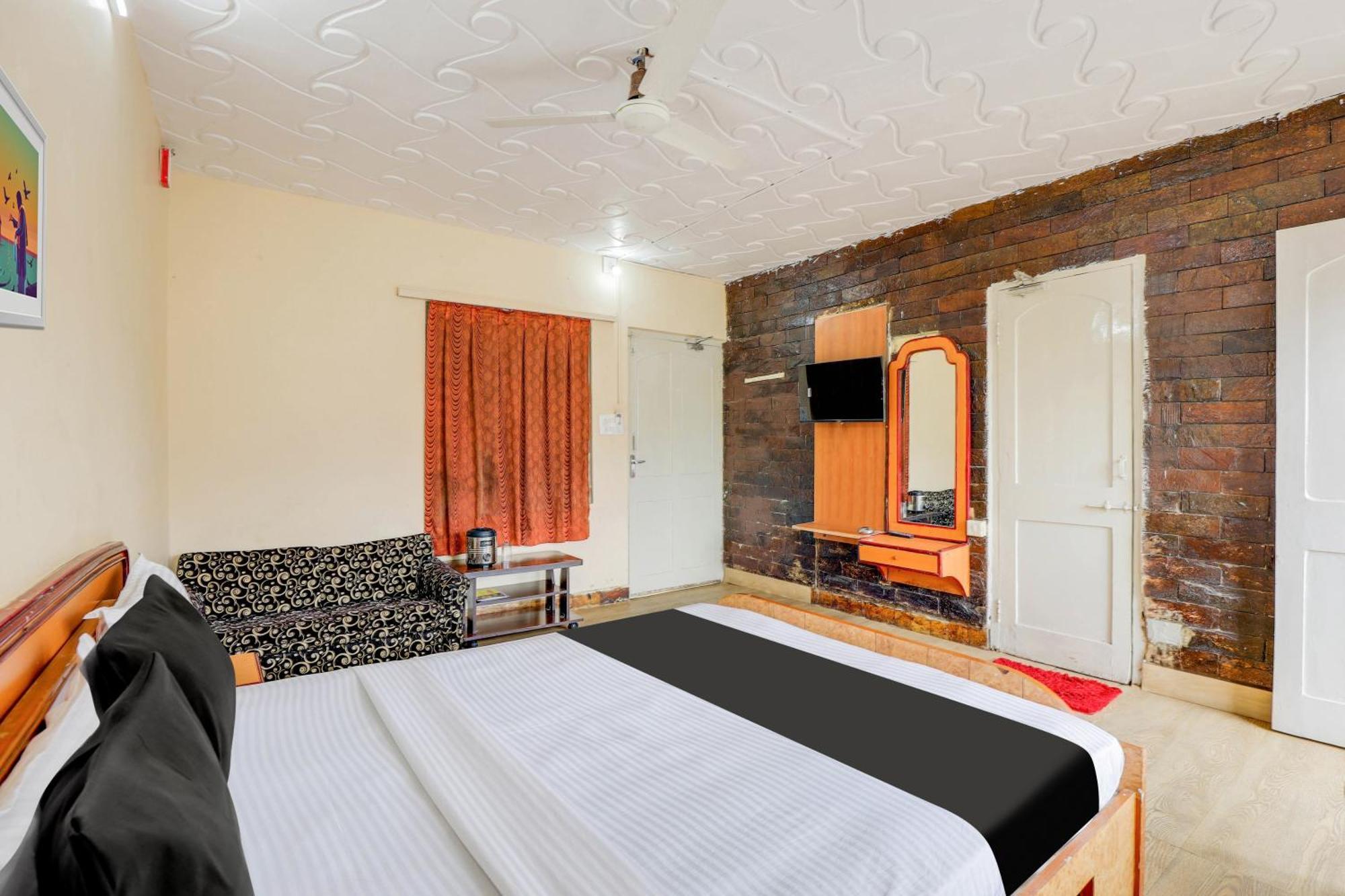 Hotel O Ellis Ahmedabad Extérieur photo