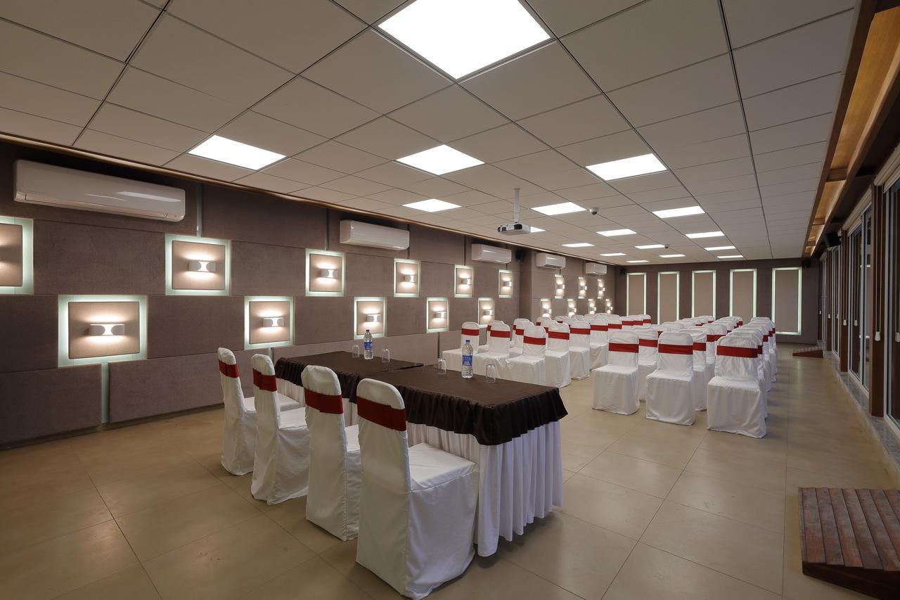 Hotel O Ellis Ahmedabad Extérieur photo
