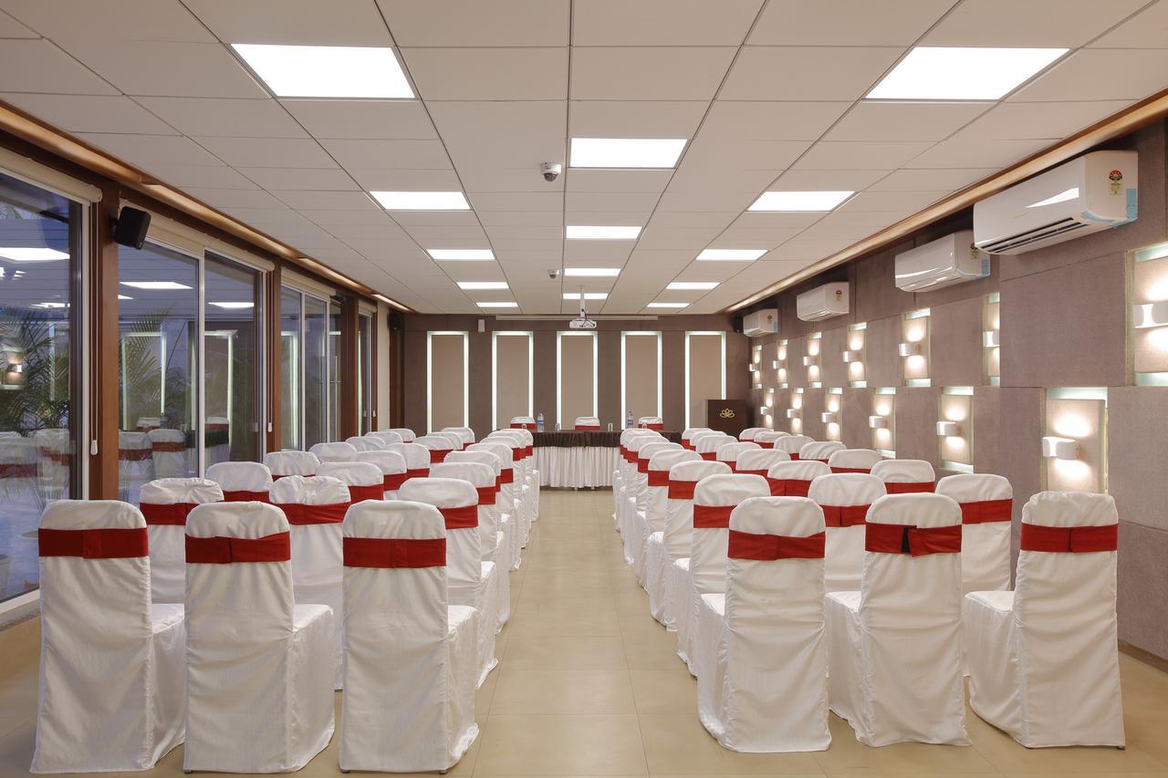 Hotel O Ellis Ahmedabad Extérieur photo