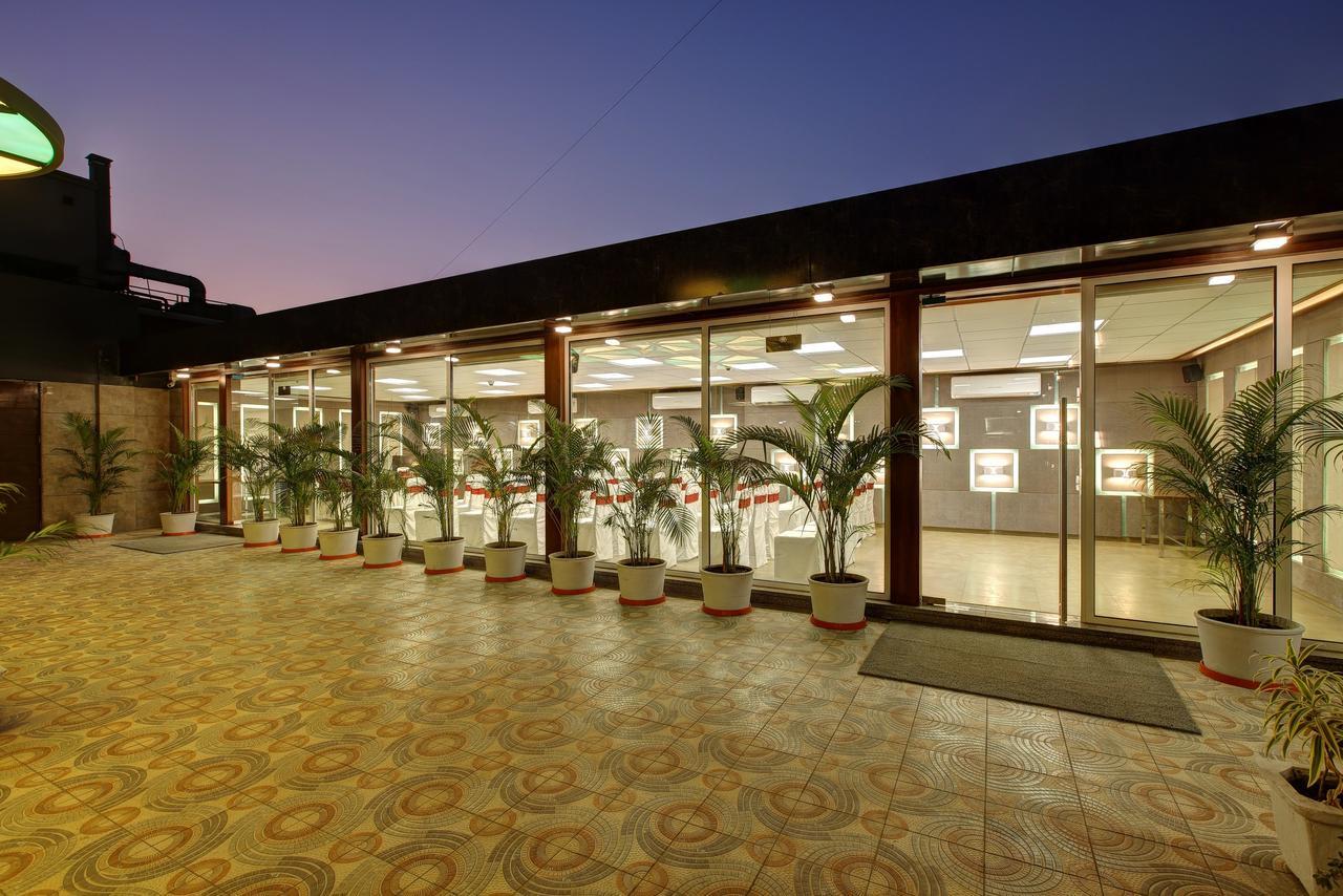 Hotel O Ellis Ahmedabad Extérieur photo