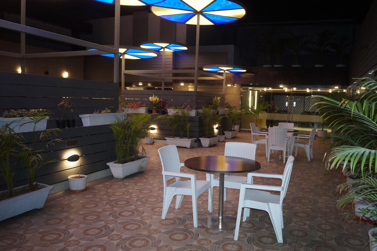 Hotel O Ellis Ahmedabad Extérieur photo